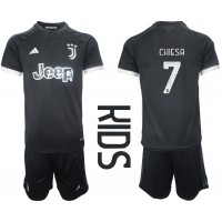 Dětský fotbalový dres Juventus Federico Chiesa #7 2023-24 Třetí Krátký Rukáv (+ trenýrky)